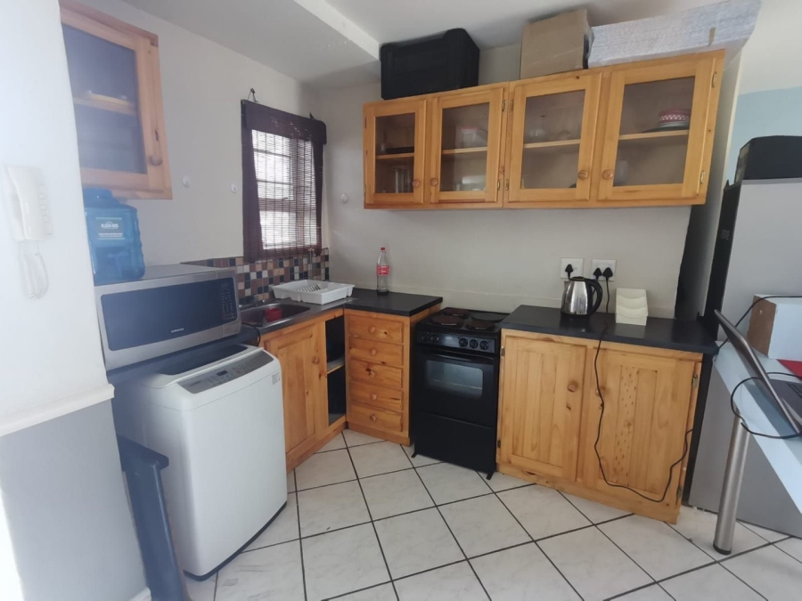 To Let 1 Bedroom Property for Rent in Humewood Extension Eastern Cape